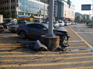 Illustration for article titled First Hyundai Genesis Coupe Crash Caught In Korea